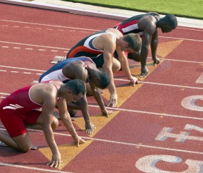 开云体育在线-雷霆对阵76人，浓眉成为胜负手，一场决定性的内线较量