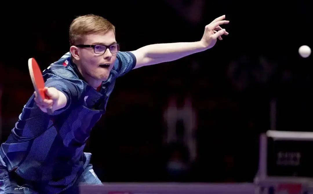 日本乒乓球队逆转法国乒乓球队，王皓完成帽子戏法