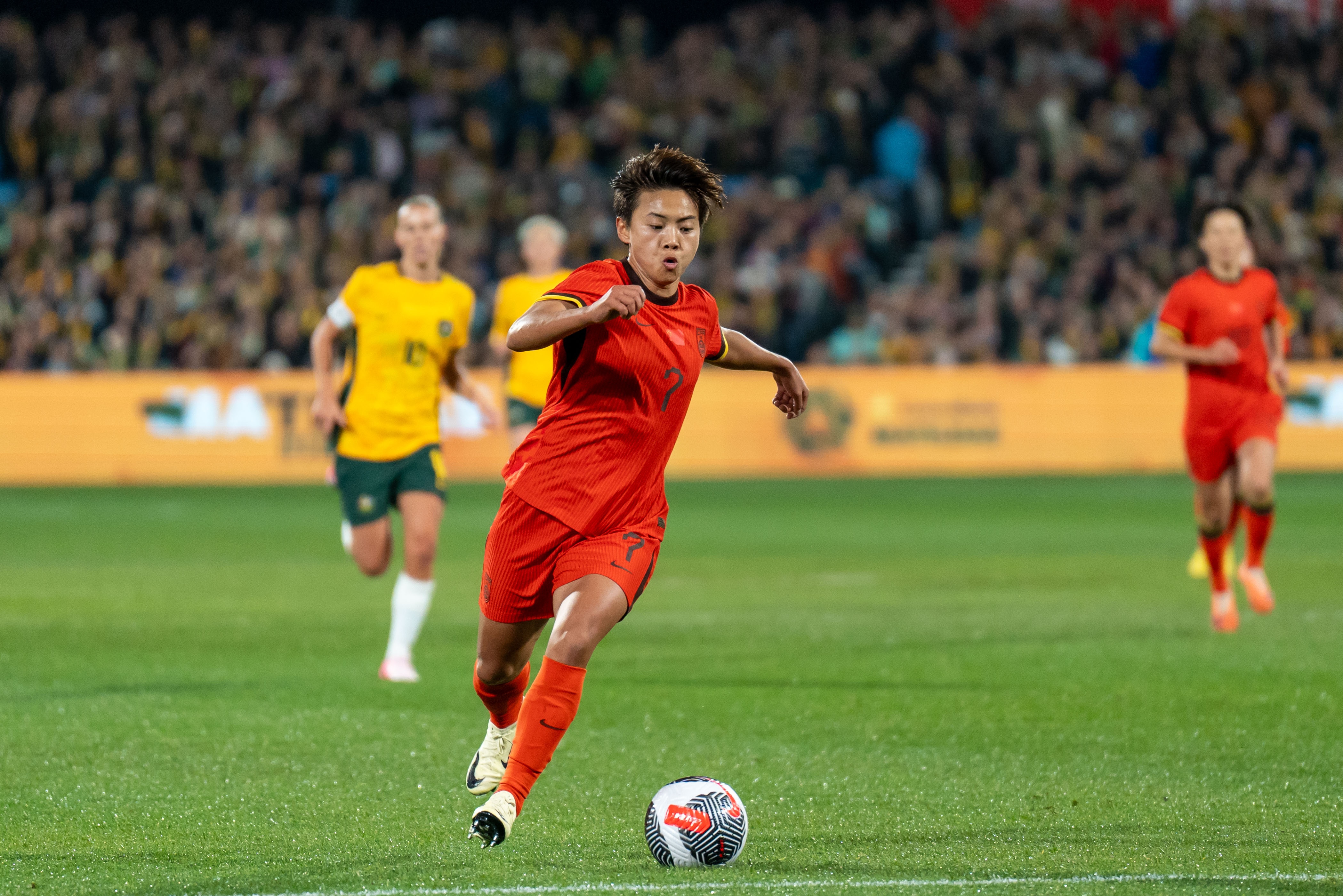 足球赛场上的风起云涌,胜败有时皆由命定! 足球赛场上的风起云涌,胜败有时皆由命定!