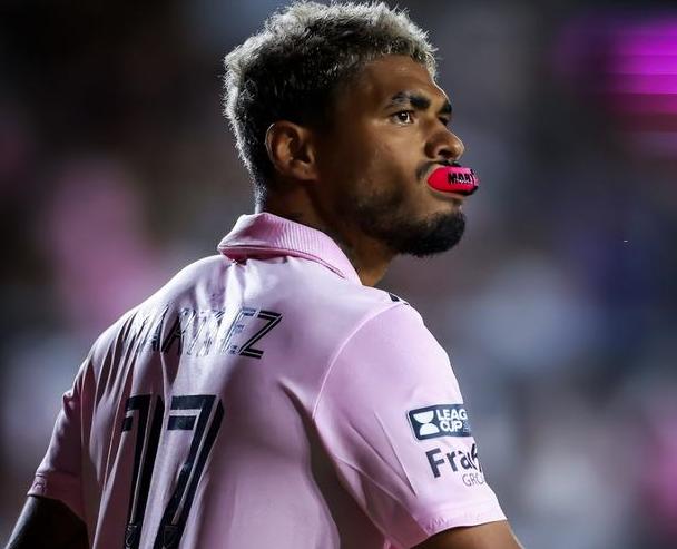 北美洲联赛交锋日，球队全力以赴冲刺决赛