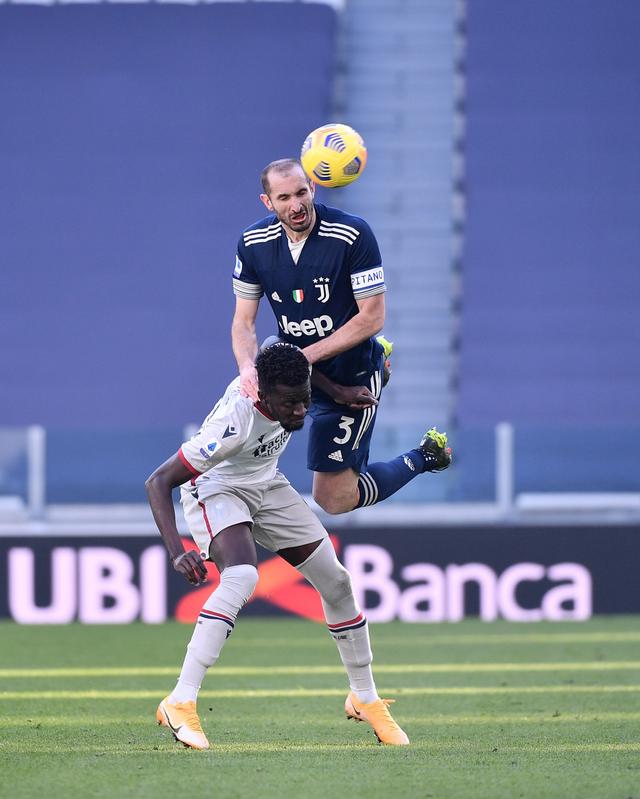 尤文图斯力克卡利亚里！尤文图斯领跑积分榜