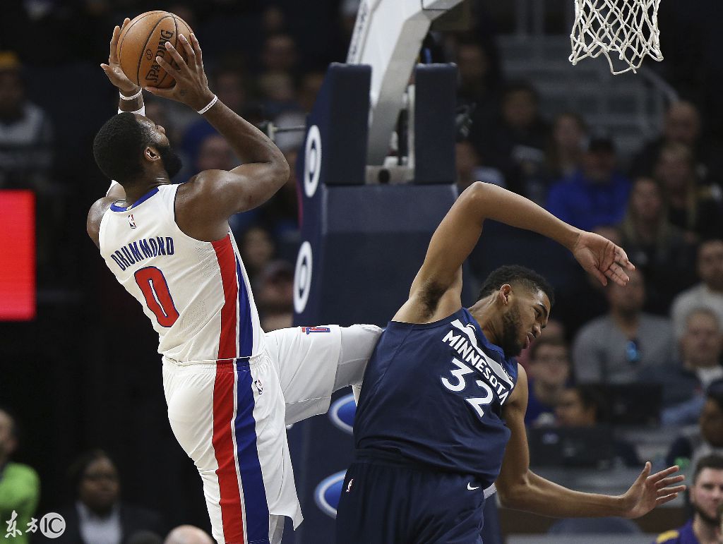 活塞团队协作紧密,森林狼牢牢占据领先地位 活塞团队协作紧密,森林狼牢牢占据领先地位