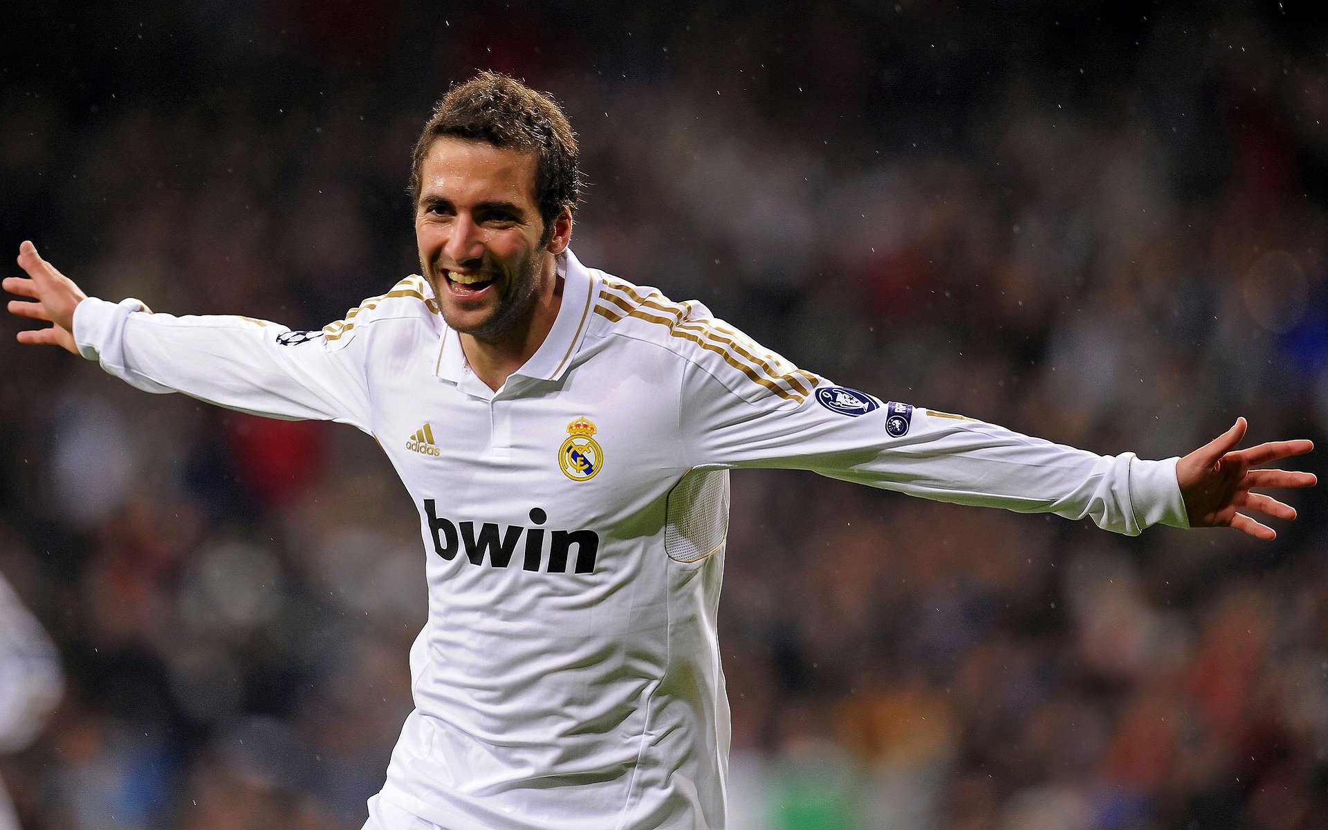 马德里竞技式战术成功压制威尔士，黄喜灿化身关键先生定乾坤