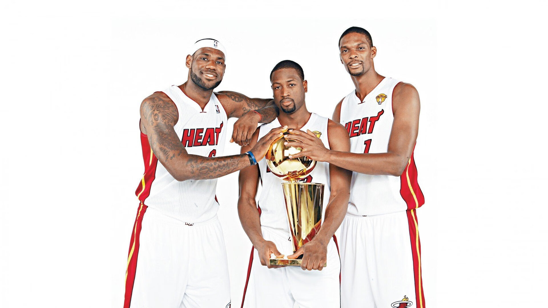 绝杀时刻,黄鸭组合点燃赛场—中国队逆境中绽放的羽球之光